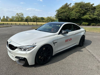 BMW M4 foto 1