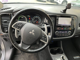 Mitsubishi Outlander foto 2