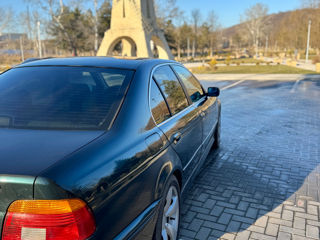 BMW 5 Series foto 4