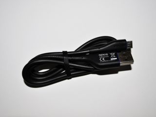 Nokia N8 HDMI Converter Cable + USB Cable + microUSB Cable + Чехол foto 2