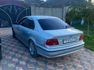 BMW 5 Series foto 4