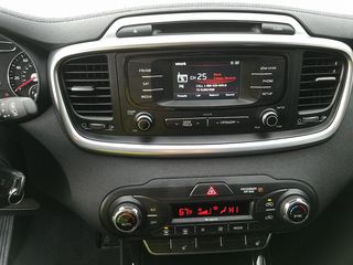 KIA Sorento foto 4