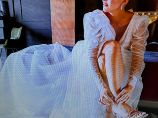 Rochie de mireasa 450 euro, culoarea alb moale. foto 9