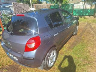 Renault Clio foto 2