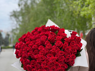 Trandafiri la cel mai accesibil preț și multe alte flori în stoc!! Livrări la domiciliu. foto 4