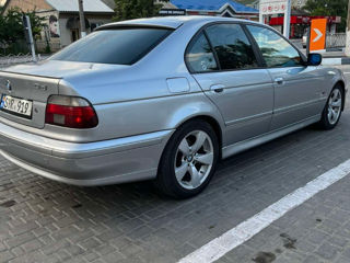 BMW 5 Series foto 3