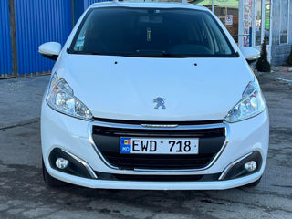 Peugeot 208 foto 7