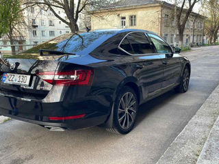 Skoda Superb foto 2