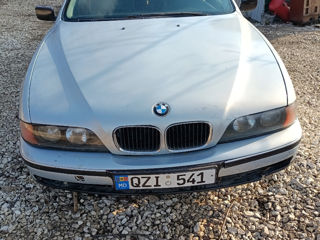 BMW 5 Series foto 3