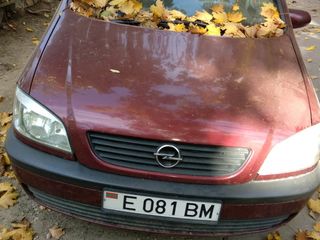 Opel Zafira foto 1