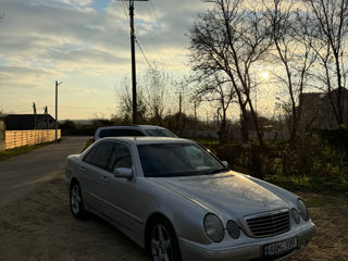 Mercedes E-Class foto 2