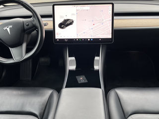 Tesla Model 3 foto 12