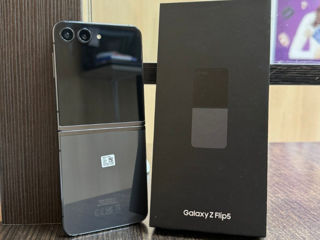 Samsung Galaxy Z Flip5 8/256 Gb (nou)- 10990 lei foto 1
