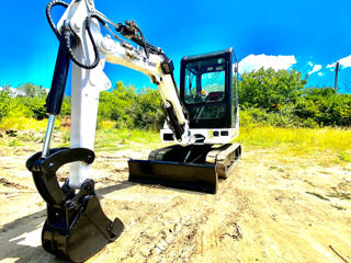 Mini excavator bobcat 325 foto 2