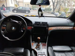 BMW 5 Series foto 2