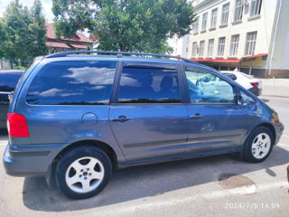 Volkswagen Sharan foto 2