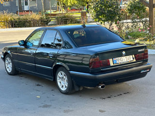 BMW 5 Series foto 4