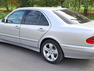 Mercedes E-Class foto 2