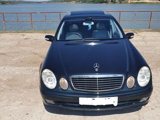 Mercedes E Class foto 1