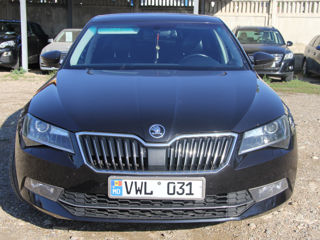 Skoda Superb foto 2