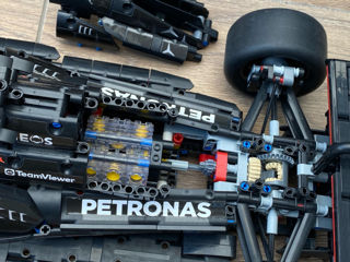 LEGO Technic Mercedes-AMG F1 W14 Petronas 2023 foto 6