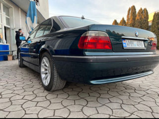 BMW 7 Series фото 1