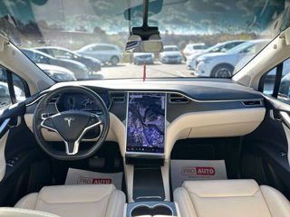 Tesla Model X foto 8