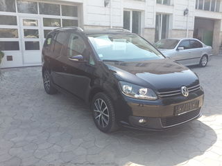 Volkswagen Touran foto 1