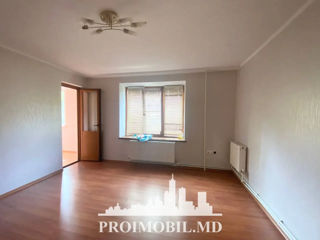 Apartament cu 2 camere, 54 m², Buiucani, Chișinău foto 2