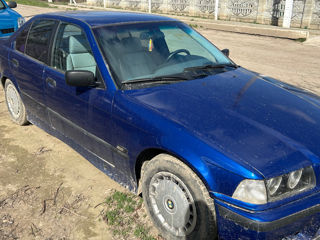 BMW 3 Series фото 3
