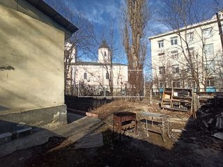 Centru, str. Avram Iancu, apartament la sol. foto 3