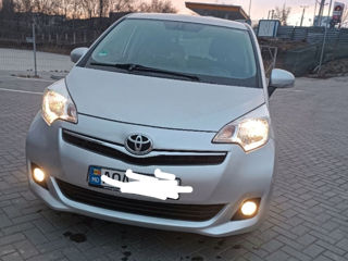 Toyota Verso-S foto 3