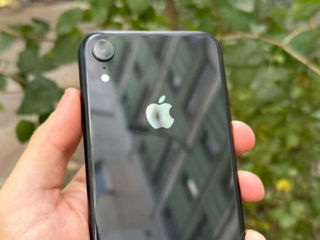 Продаю Apple IPhone XR