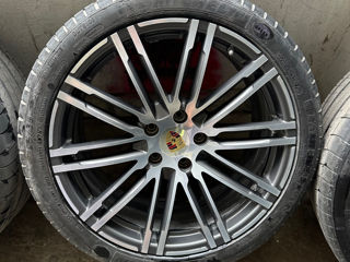 Porsche Cayenne 295/35 R21