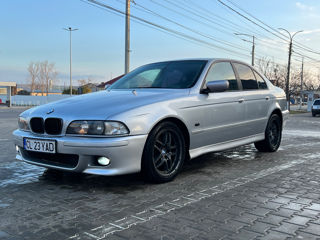 BMW 5 Series foto 2