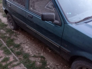 Ford Fiesta foto 2