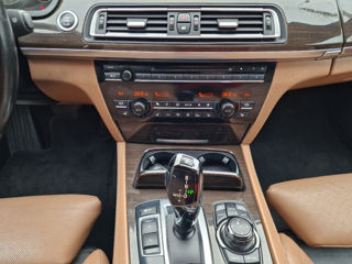 BMW 7 Series foto 10