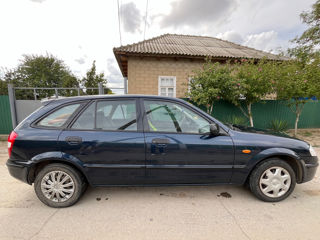 Mazda 323 foto 5