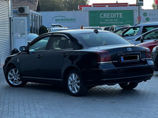 Toyota Avensis foto 5