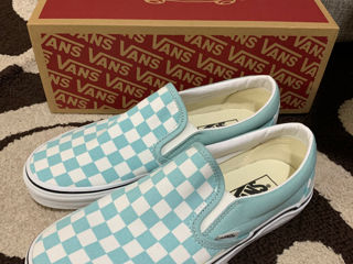 Продаются  vans slip on classic checkerboard trainers in blue