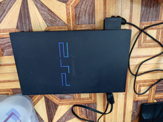 Vînd Playstation 2