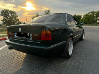 BMW 5 Series foto 3