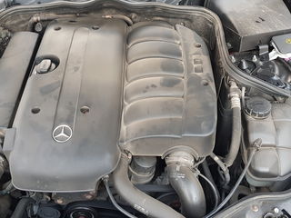 Dezmembrare Mercedes E class w211 2.7 cdi foto 3