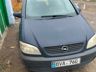 Opel Zafira foto 2