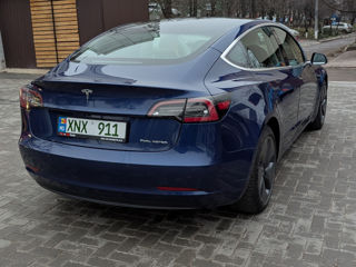 Tesla Model 3 foto 3