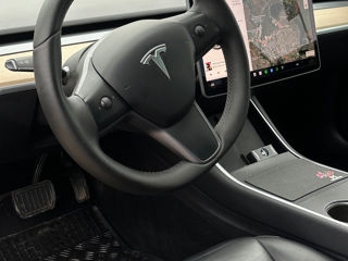 Tesla Model 3 foto 5