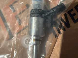 Audi A4 B8 1.8 TFSI injector