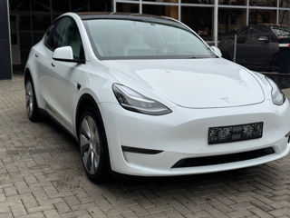 Tesla Model Y foto 6