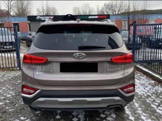 Hyundai santa fe 2018г крышка богажника.