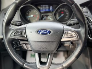Ford Focus foto 10